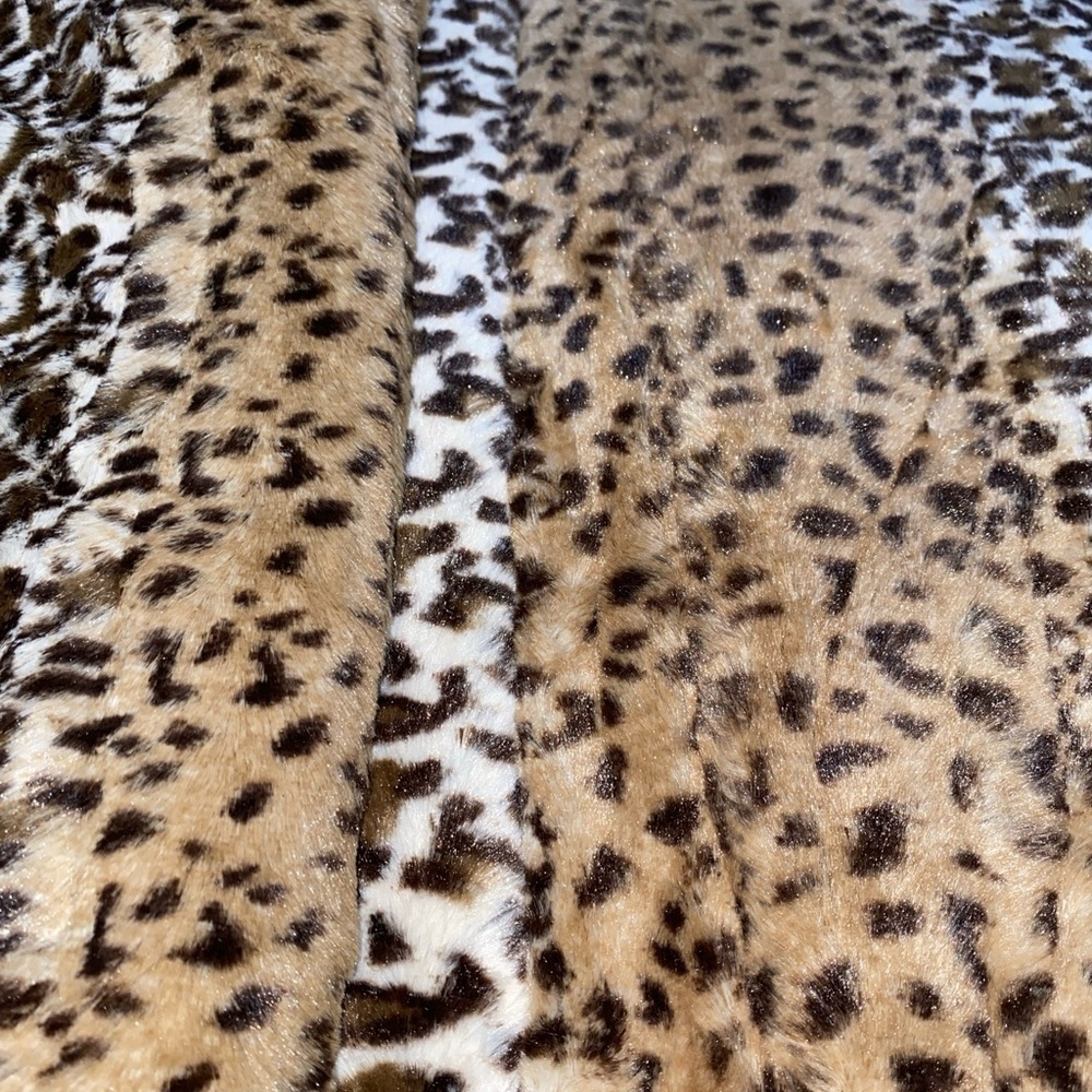 $198 New! Bella Home Luxury Soft Faux Fur Queen Blanket / Throw 3 Pc. Set - Picture 6 of 7